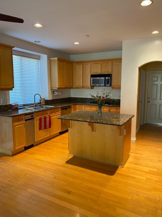 Building Photo - 11747 Lois Ct