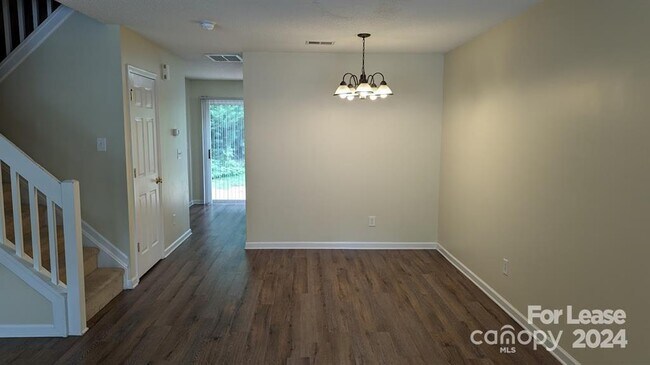 Building Photo - 6734 Cypress Tree Ln