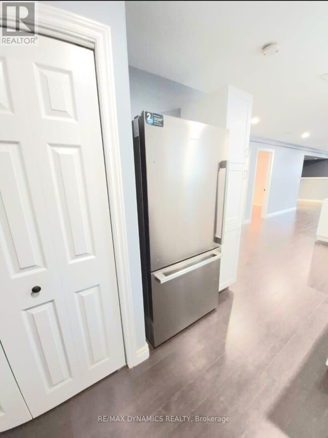 Building Photo - 12 Vanier Dr