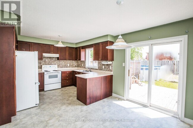 Building Photo - 53 Marsellus Dr