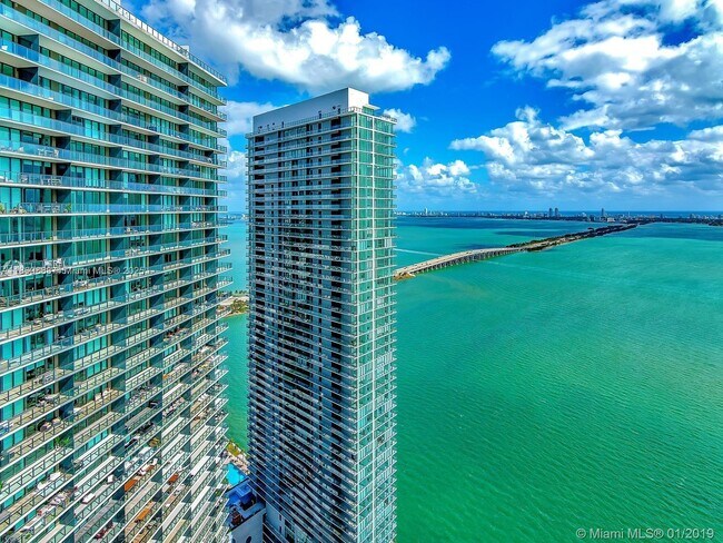 Foto del edificio - 480 NE 31st St