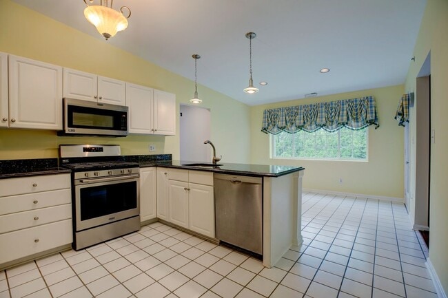 Building Photo - 406 Rockfleet Rd