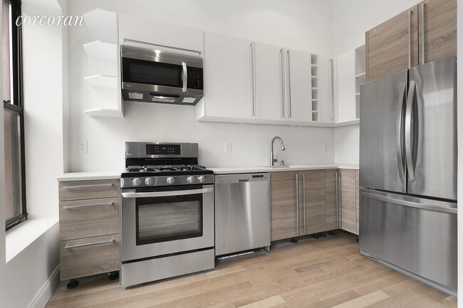 Interior Photo - 1463 Fulton St