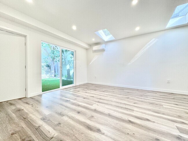 Foto del edificio - 4244 Inglewood Blvd