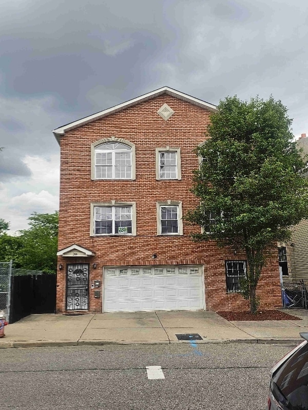 Primary Photo - 289 Arlington Ave