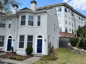 Building Photo - 201 Fairmont Ct