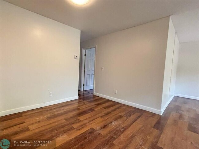 Foto del edificio - 4165 NW 114th Terrace