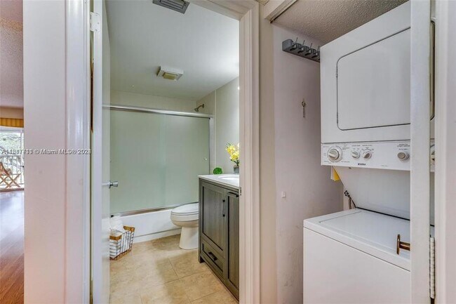 Foto del edificio - 1151 SW 128th Terrace