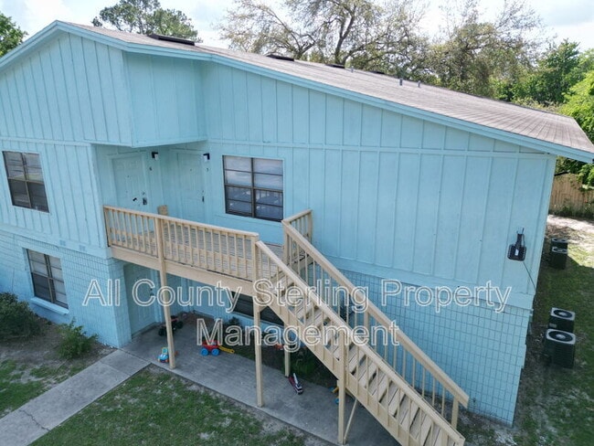 Building Photo - 2404 SW 31st Pl