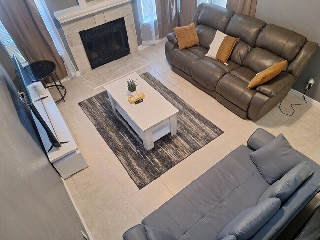 Foto del edificio - 2123 Chatham Square Ct