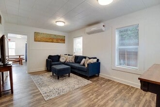 Building Photo - 514 NW Harriman St