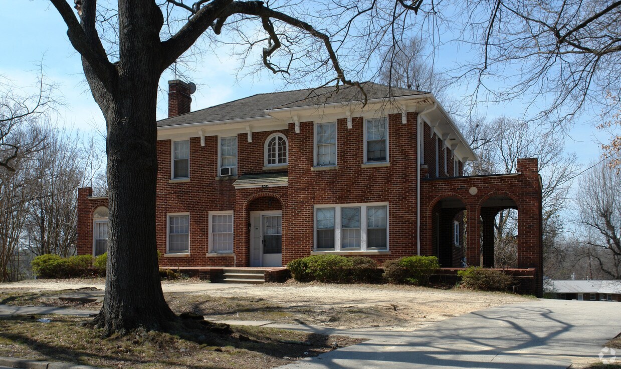 Primary Photo - 120 N Ireland St