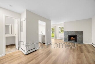 Building Photo - 512 E Monroe Dr