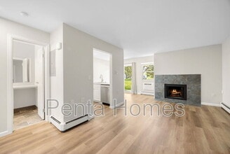 Building Photo - 512 E Monroe Dr
