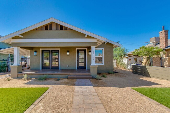 Building Photo - 1329