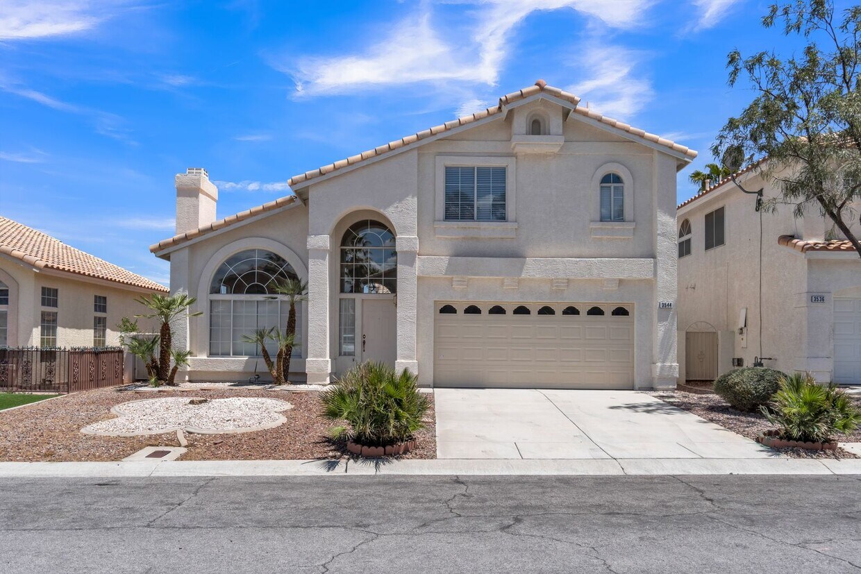Foto principal - Beautiful Home in West with 4 bedrooms/3 b...
