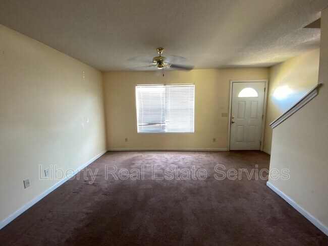 Foto del edificio - 1100 Pineland Ave