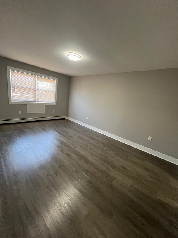 Building Photo - 431 Park Ave