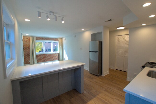 Building Photo - 3143 S Halsted St