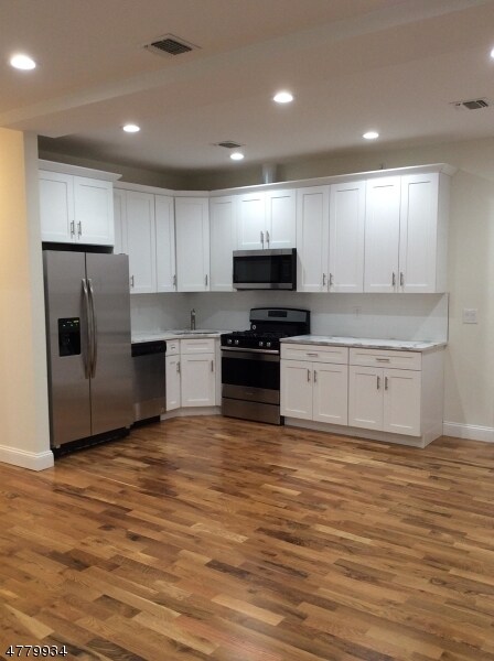 Foto principal - 104 Broughton Ave