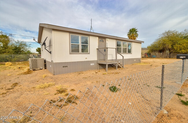 Building Photo - 5706 N Fuchsia St