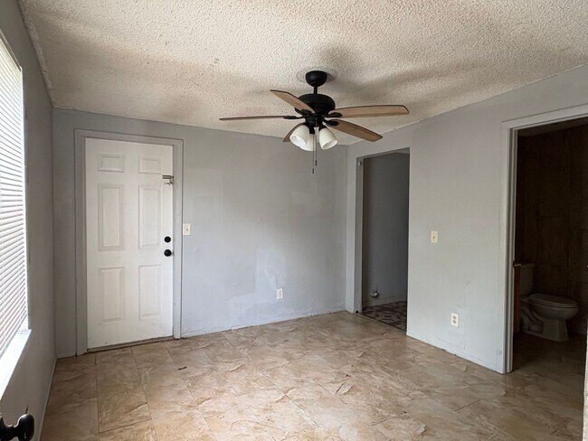 Foto del edificio - 512 60th Ave Terrace W