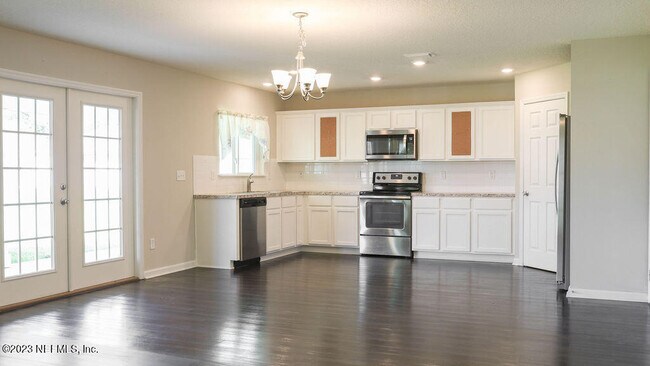 Building Photo - 1480 Knudson Dr
