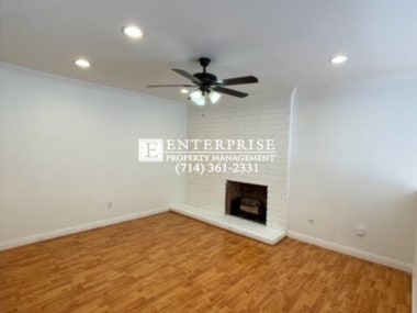 Building Photo - Spacious and Modern Home in Village Walk C...