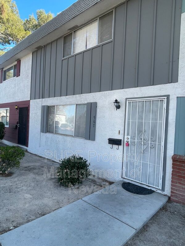 Building Photo - 567 Greenbriar Townhouse Way