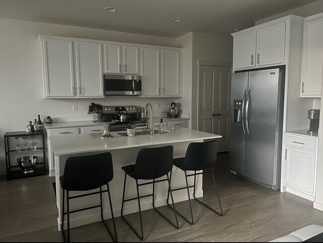Foto del edificio - 2 Bedroom Townhome in Thornton