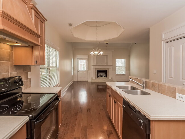 Building Photo - 104 Society St