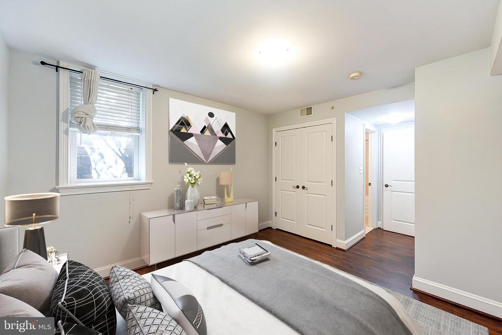 Primary Photo - 1323 Clifton St NW