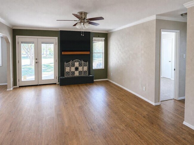 Foto del edificio - 1105 Green Meadow Dr