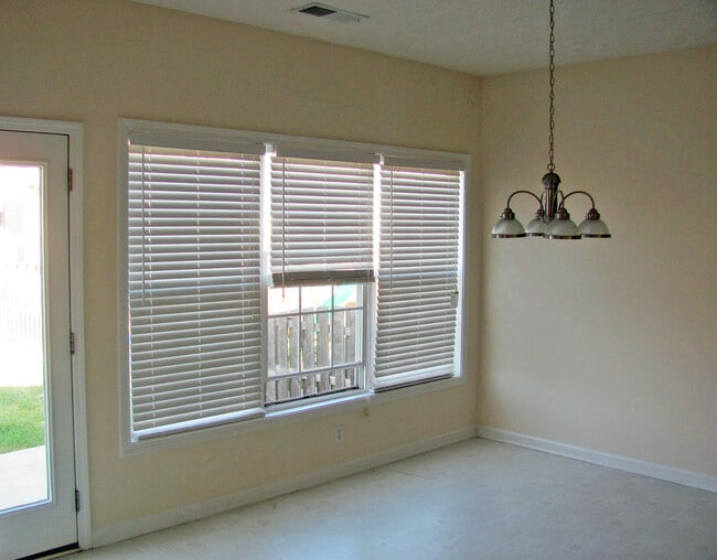 Building Photo - 2429 Gooseberry Cir