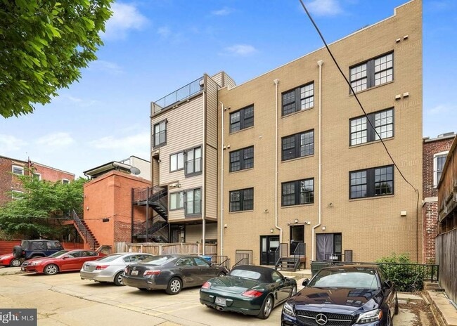 Photo - 11th STREET NW 2-2 House