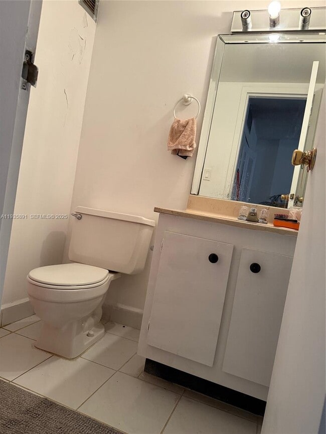 Foto del edificio - 16909 N Bay Rd