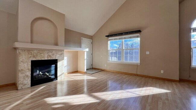 Building Photo - 14399 E Grand Dr