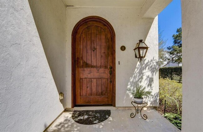 Foto del edificio - 5708 Dolores St