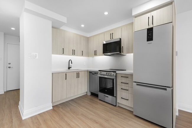 Building Photo - 44 Charles West in Manulife Centre