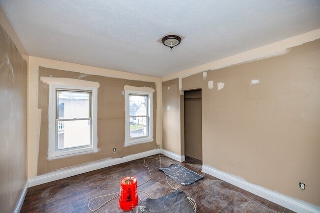 Building Photo - 58 Ellsworth St