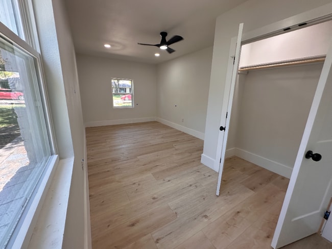 Building Photo - 11380 Lanewood Cir