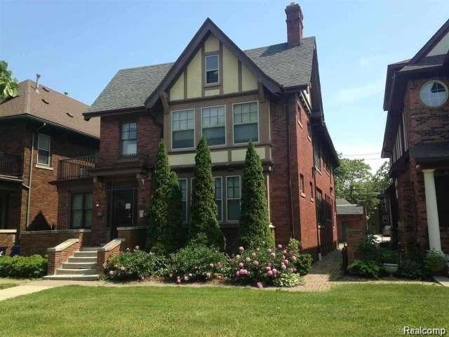 Foto principal - 440 E Ferry St