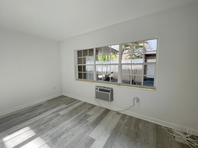 Building Photo - 6565 Santona St