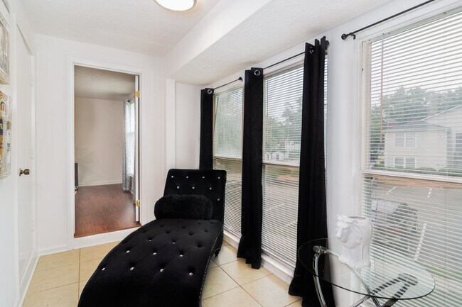 Building Photo - 4265 Parkview Ct