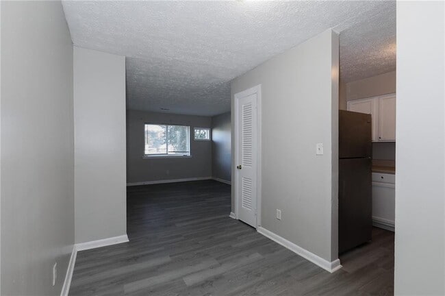 Building Photo - 2829 Belvedere Ln