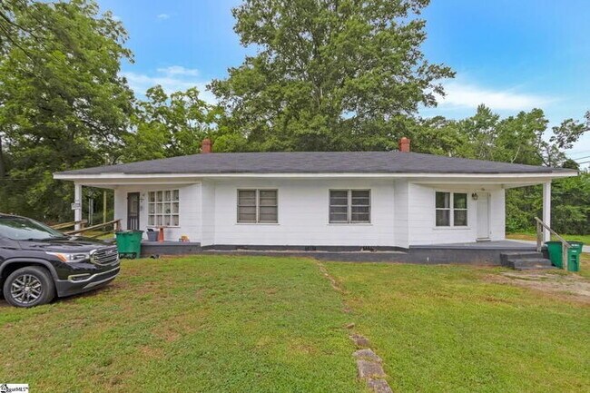 Foto del edificio - "Charming 2-Bedroom Retreat at 111-A North Bell Street, Clinton - Your Cozy Home Awaits!"