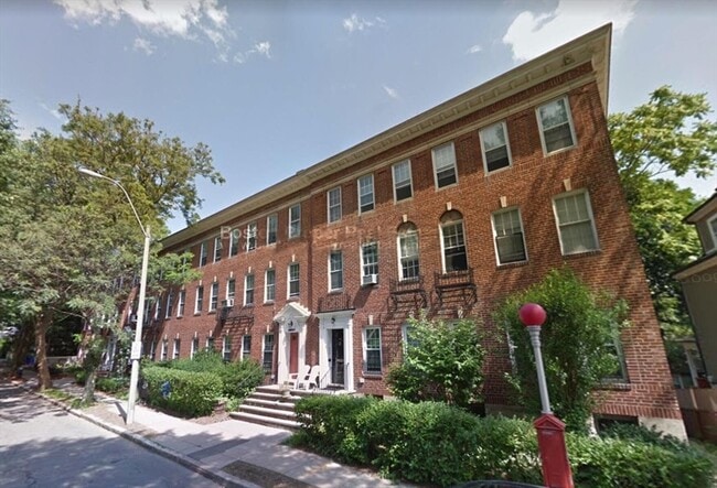 Building Photo - 126 University Rd