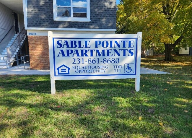 Building Photo - 907 S State St