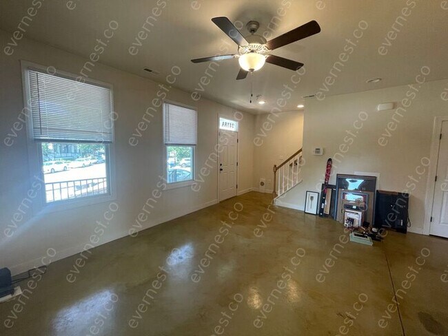 Foto del edificio - 2413 Carrington St