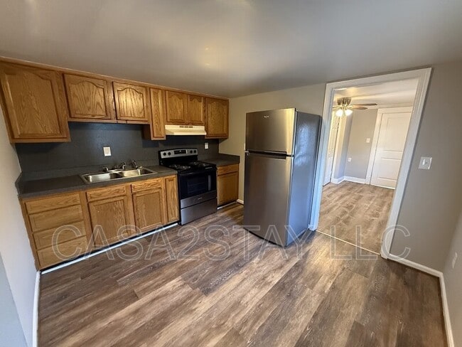 Building Photo - 1129 Lincoln Ave